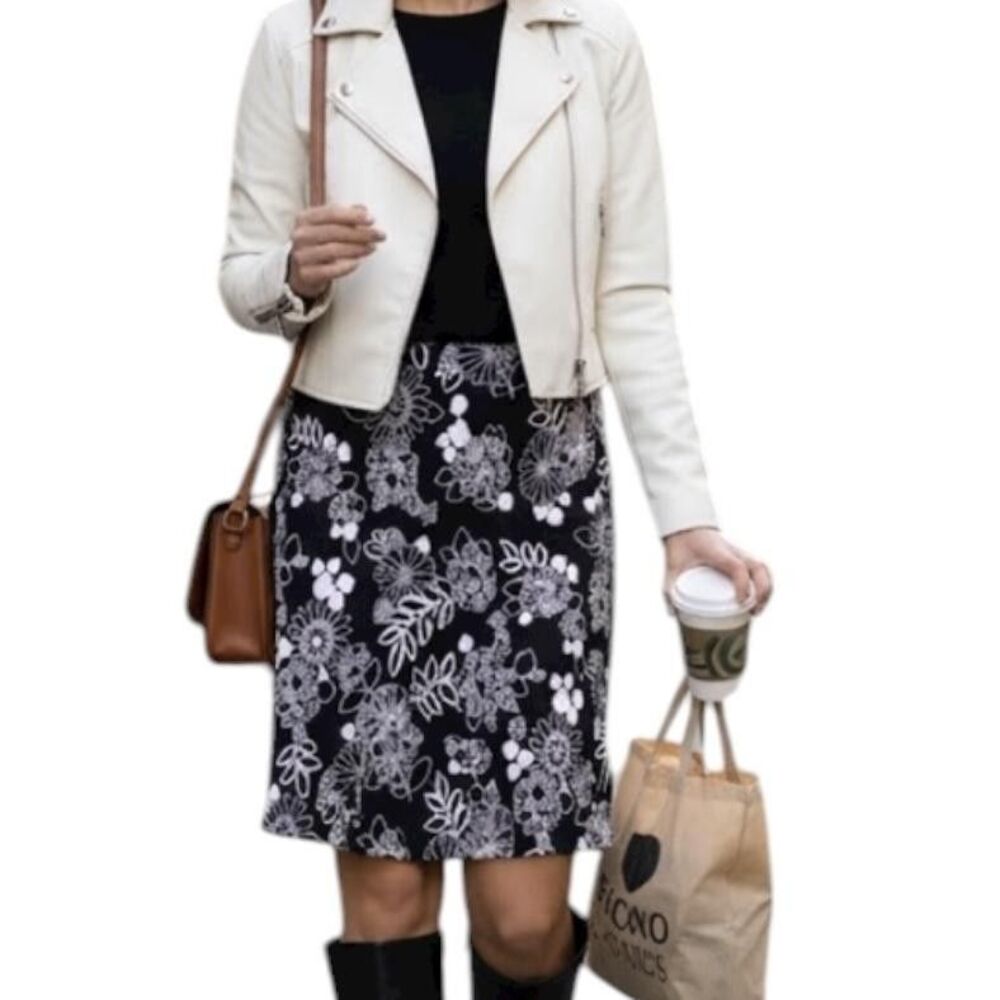 Apostrophe Skirt Womens Small Black White Floral A-Line Knee Length Lined